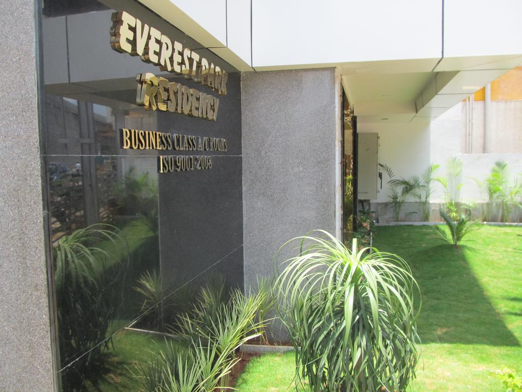 Hotel Everestparkresidency Tiruchirappalli Exterior foto