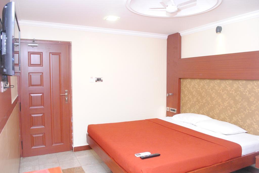 Hotel Everestparkresidency Tiruchirappalli Zimmer foto