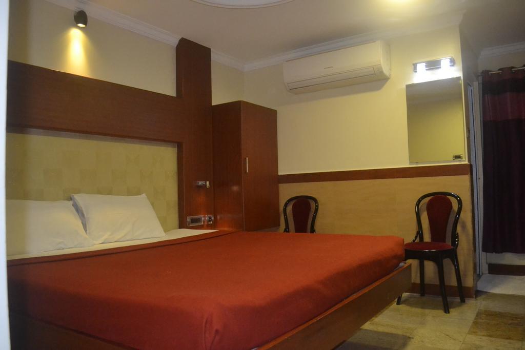 Hotel Everestparkresidency Tiruchirappalli Zimmer foto
