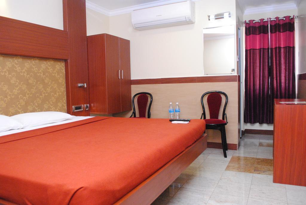 Hotel Everestparkresidency Tiruchirappalli Zimmer foto